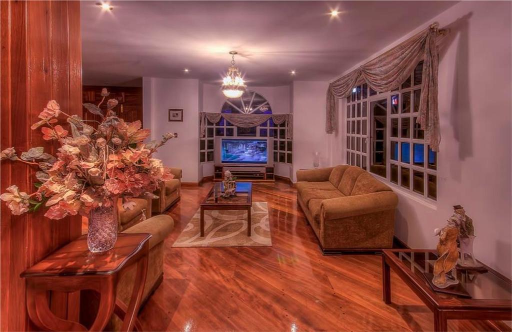 La Gran Tortuga Villa Emilia Hostal