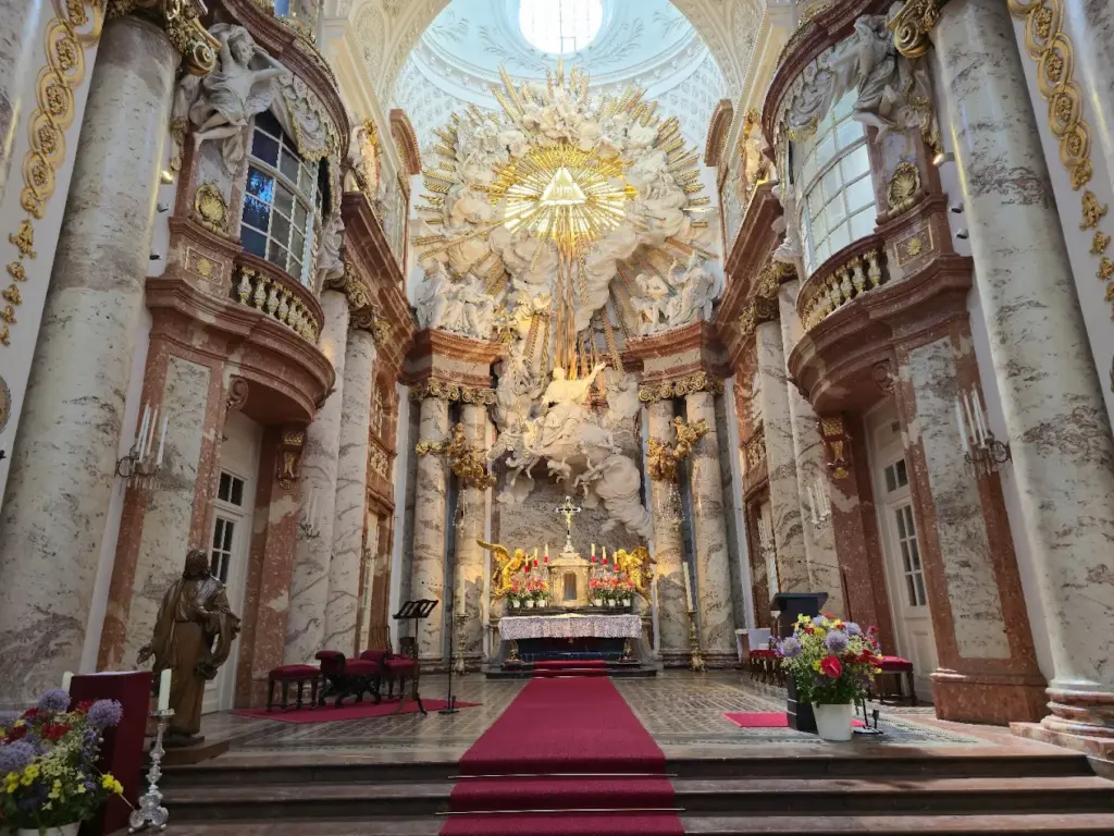 Igreja de São Carlos – Viena, Áustria Igreja de São Carlos – Viena, Áustria