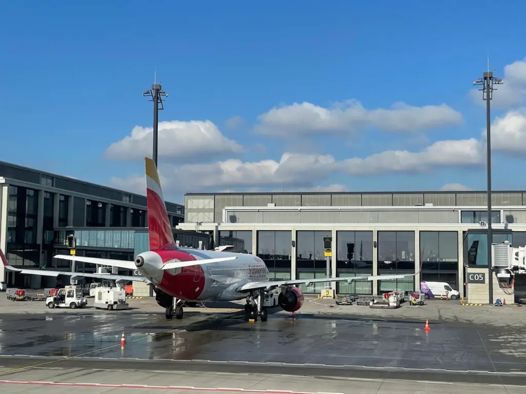 Aeroporto de Berlim-Brandemburgo em Schönefeld Aeroporto de Berlim-Brandemburgo em Schönefeld