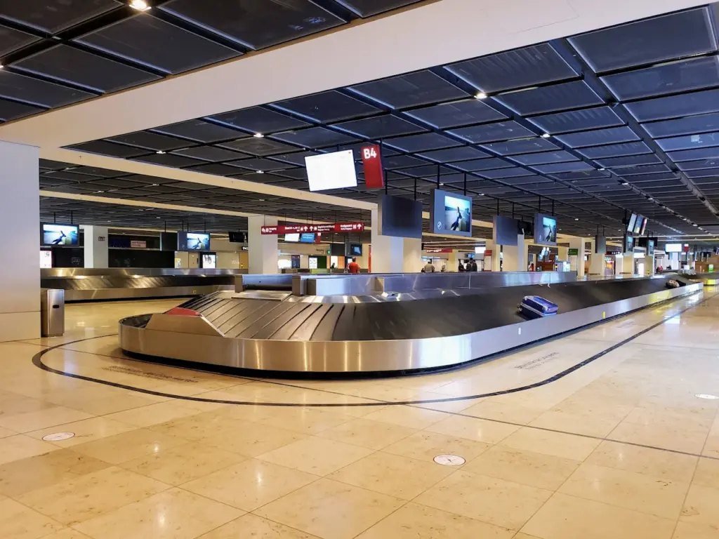 Aeroporto de Berlim-Brandemburgo em Schönefeld Aeroporto de Berlim-Brandemburgo em Schönefeld