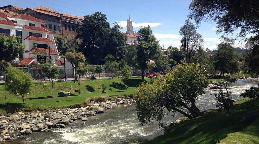 Rio Tomebamba em Cuenca Rio Tomebamba em Cuenca
