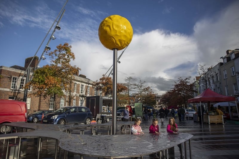 Cornmarket Street em Cork Cornmarket Street em Cork