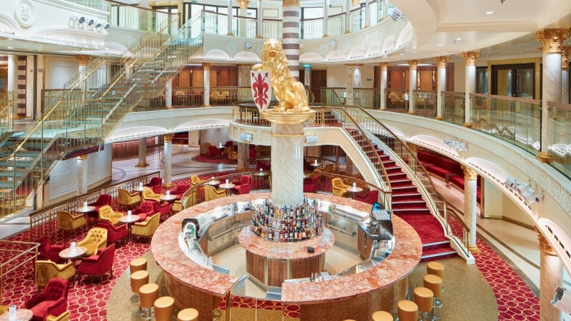 Praça dentro do Costa Firenze Praça dentro do Costa Firenze