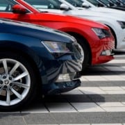 Como alugar um carro? Guia para economizar neste servi&ccedil;o