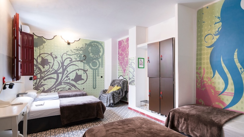 Hostel: quarto com cacifos Hostel: quarto com cacifos