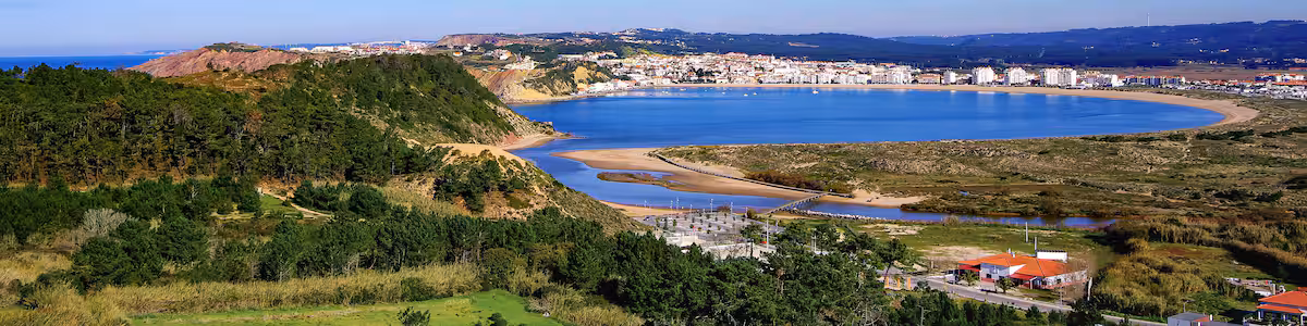 Praia de São Martinho do Porto em Portugal Praia de São Martinho do Porto em Portugal