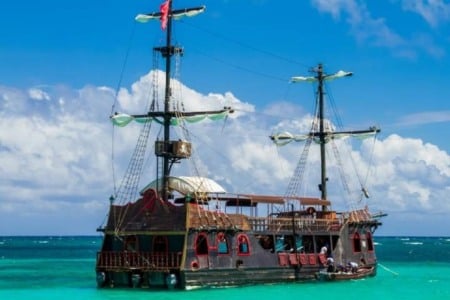 Ingresso para o passeio de barco pirata por Punta Cana
