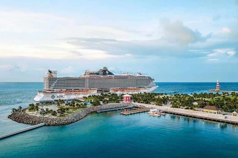 Cruzeiro da MSC passando pela Ocean Cay Marine Reserve