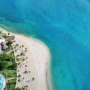 Onde pegar praia em junho: destinos do Brasil e Caribe