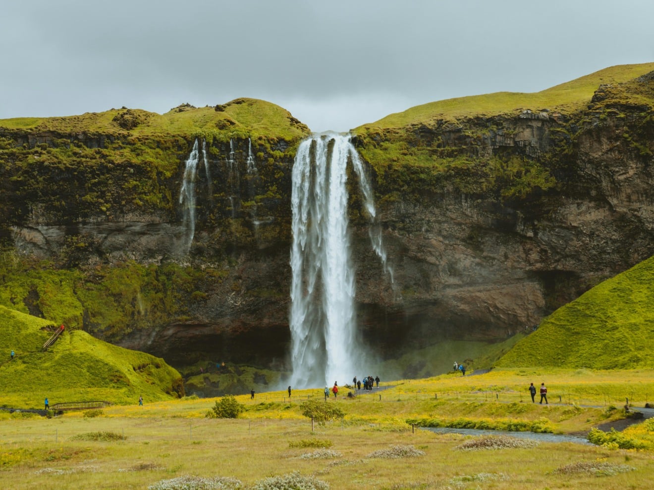 Cachoeira Seljalandsfoss Cachoeira Seljalandsfoss