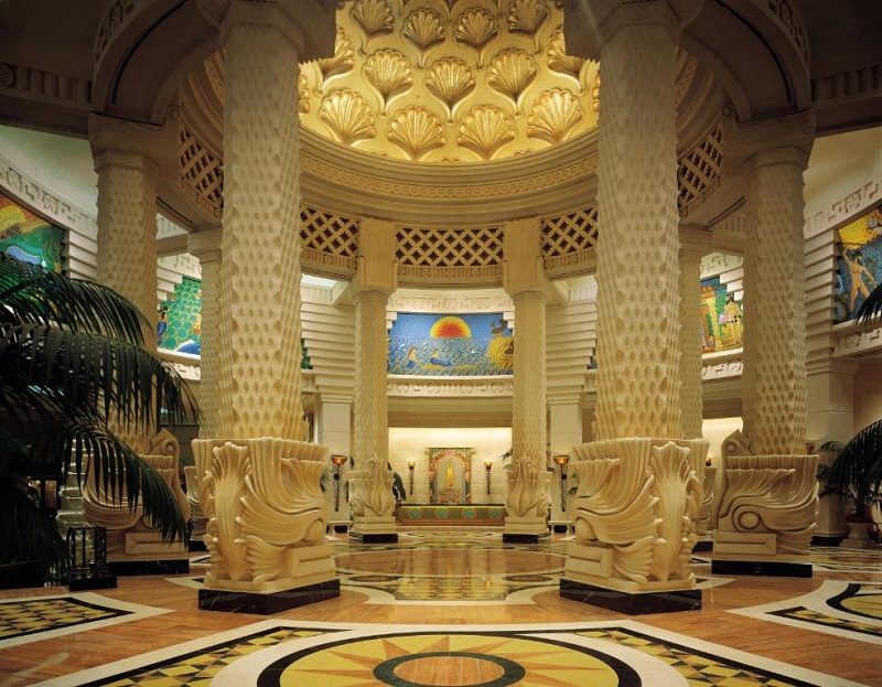 Área comum do hotel The Royal at Atlantis nas Bahamas Área comum do hotel The Royal at Atlantis nas Bahamas