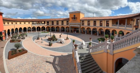 Toscana: outlets Valdichiana e Prada Space