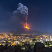 8 vulc&otilde;es ativos mais incr&iacute;veis e visitados no mundo