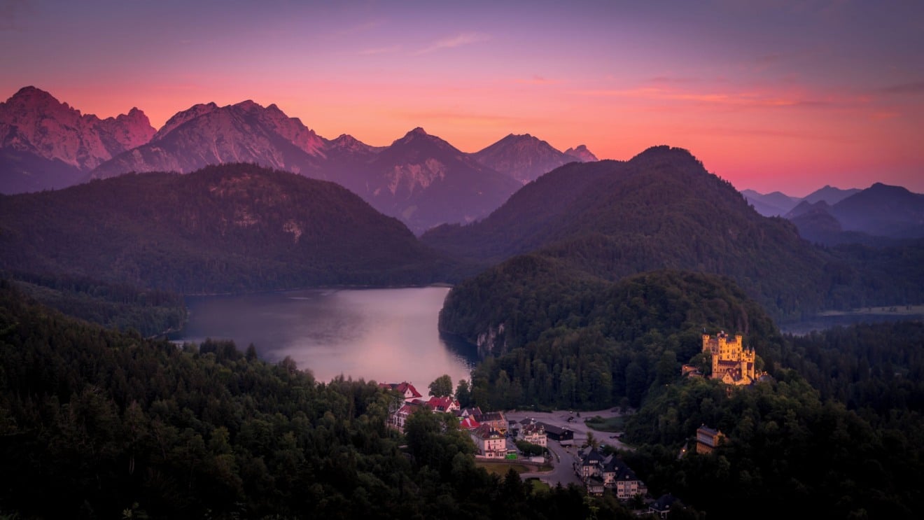 Entardecer no Castelo de Neuschwanstein Castelo de Neuschwanstein