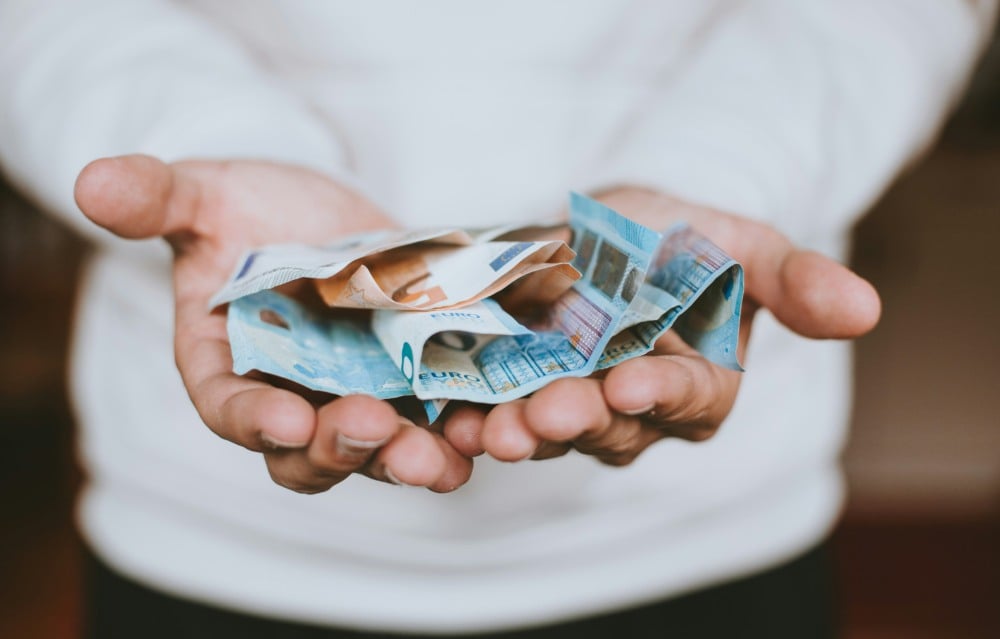 Euro, libra, coroa tcheca ou franco suíço: qual usar? Euro, libra, coroa tcheca ou franco suíço: qual usar?