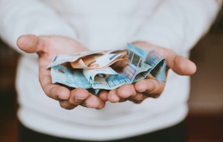Euro, libra, coroa tcheca ou franco suíço: qual usar? Euro, libra, coroa tcheca ou franco suíço: qual usar?