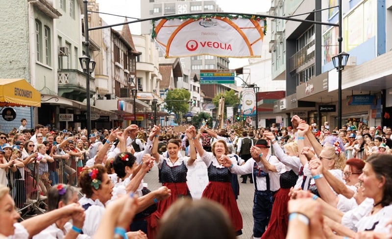 Festividades da Oktoberfest em Blumenau Festividades da Oktoberfest em Blumenau