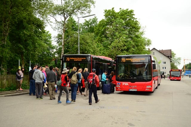 Ônibus para o Castelo de Neuschwanstein Ônibus para o Castelo de Neuschwanstein