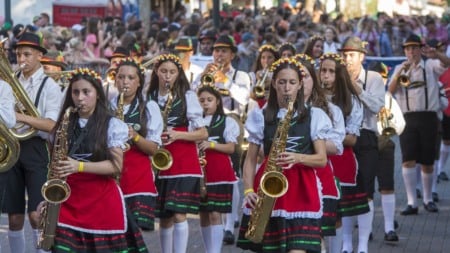 Tudo o que você precisa saber sobre a Oktoberfest Blumenau Tudo o que você precisa saber sobre a Oktoberfest Blumenau