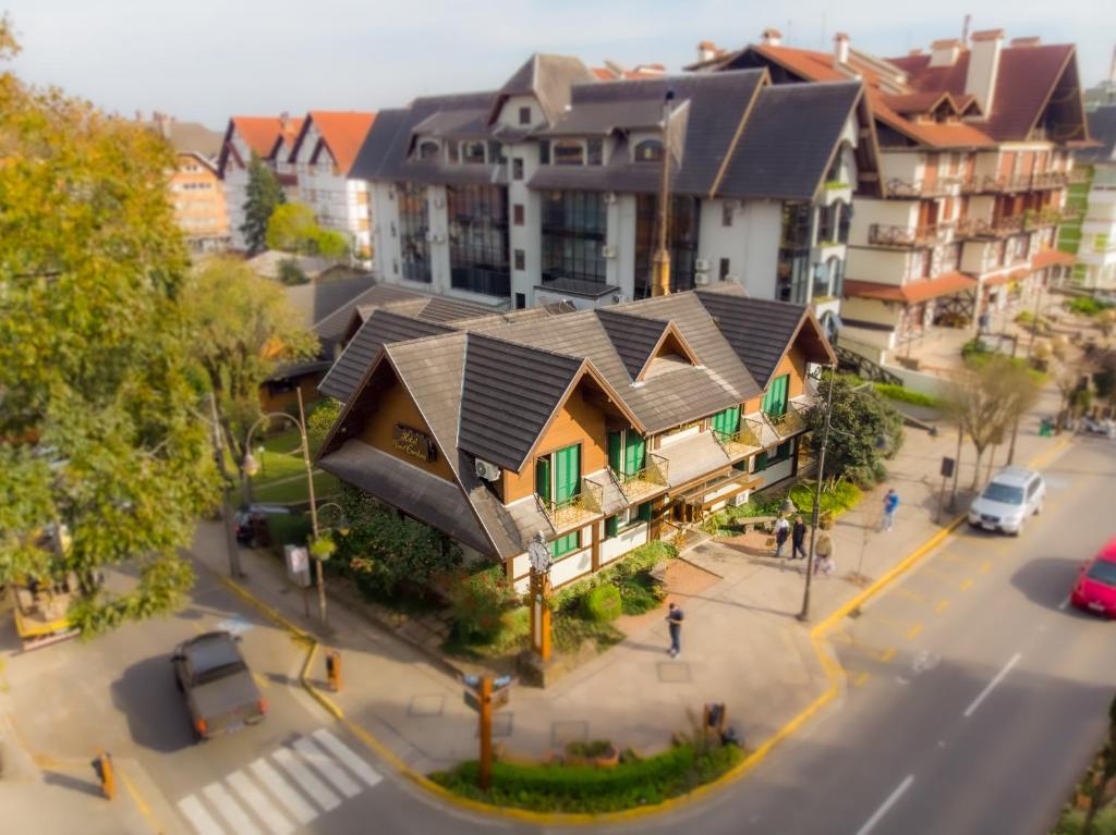Hotel Vovó Carolina em Gramado Hotel Vovó Carolina em Gramado