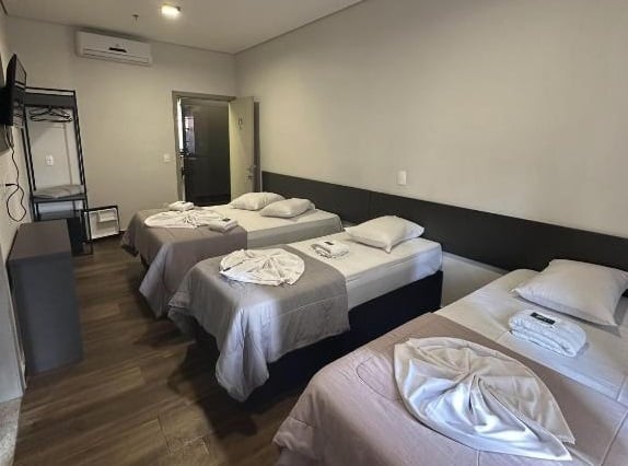 Britto Hotel em Aparecida do Norte: Quarto Britto Hotel em Aparecida do Norte: Quarto