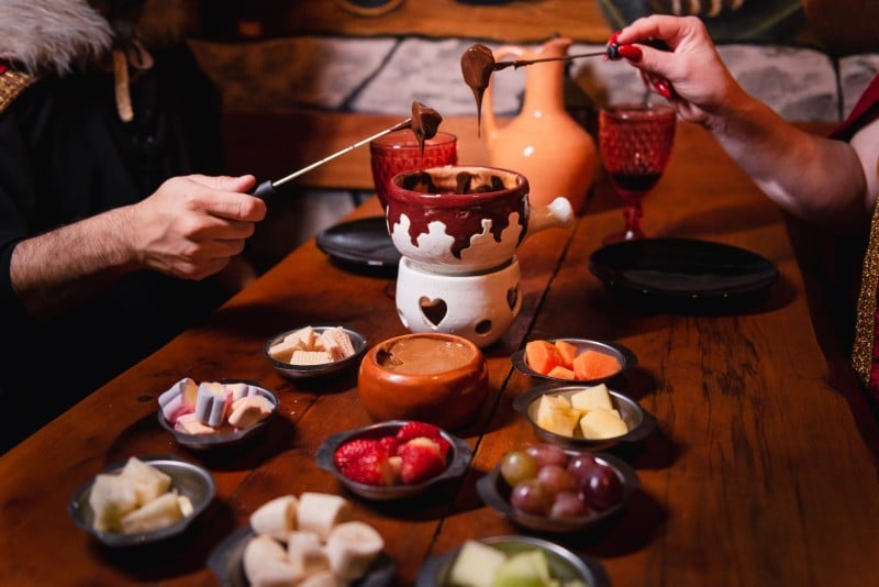 Fondue de chocolate no Castelo Landelom Fondue de chocolate no Castelo Landelom