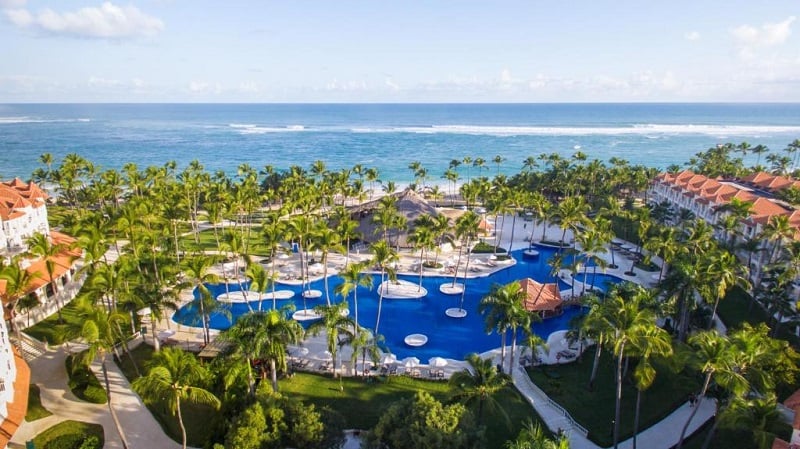 Piscina do hotel Occidental Caribe em Punta Cana Piscina do hotel Occidental Caribe em Punta Cana