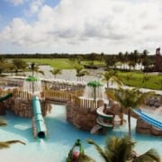 Hot&eacute;is com parque aqu&aacute;tico para crian&ccedil;as em Punta Cana